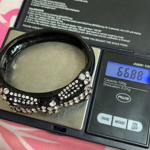 🖤Crystal Ribbon 🎀 hinged bracelet - Picture 11 of 11